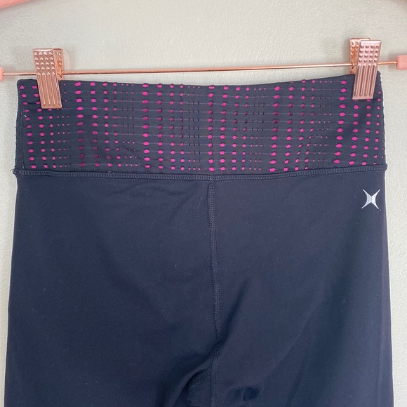 Express EXP Core Performance Crop Leggings - Black & Hot Pink - XS - Picture 5 of 9